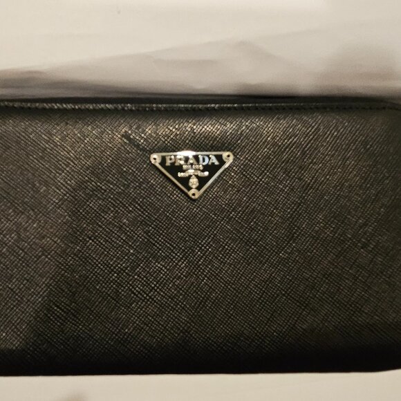 Prada Saffiano Long Zippy wallet - Picture 1 of 6